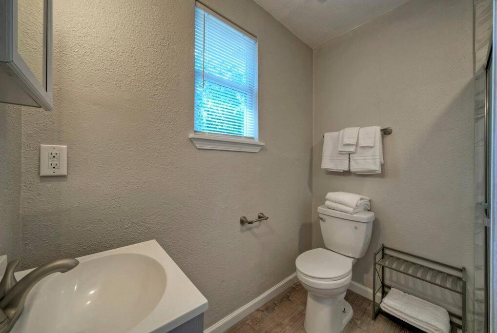 Great Value Stay Near Tesla Austin Exteriör bild