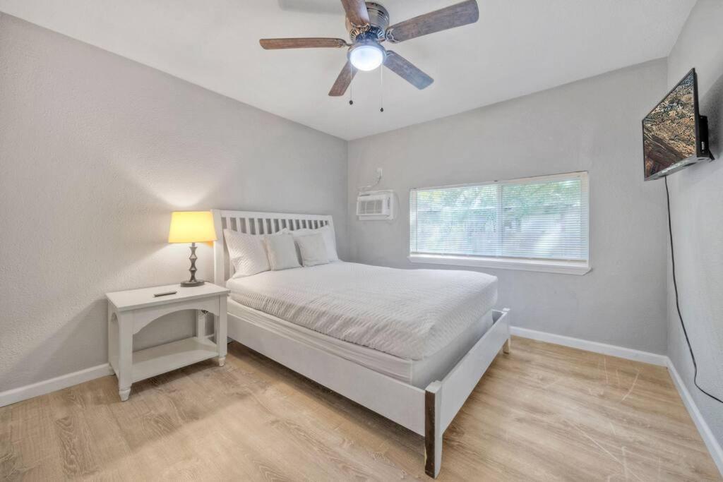 Great Value Stay Near Tesla Austin Exteriör bild